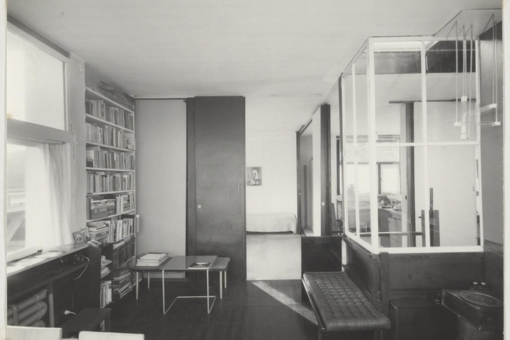 Afbeelding van Rietveld Schröderhuis - interieur boven - overzicht woonkamer, voorjaar 1975
