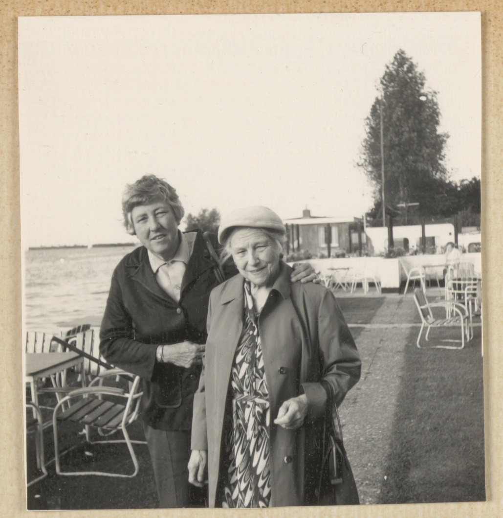 Han Schröder en haar moeder Truus